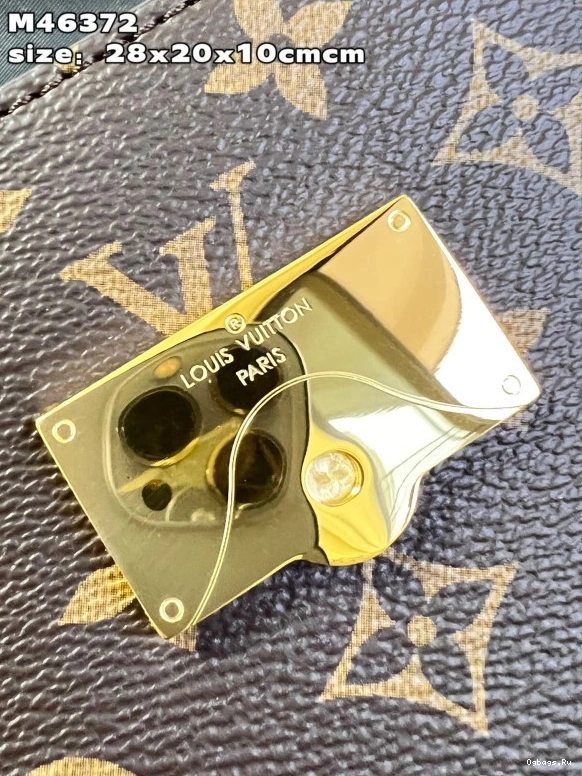 LOUIS BB CHANELUNY VUITTON 0226